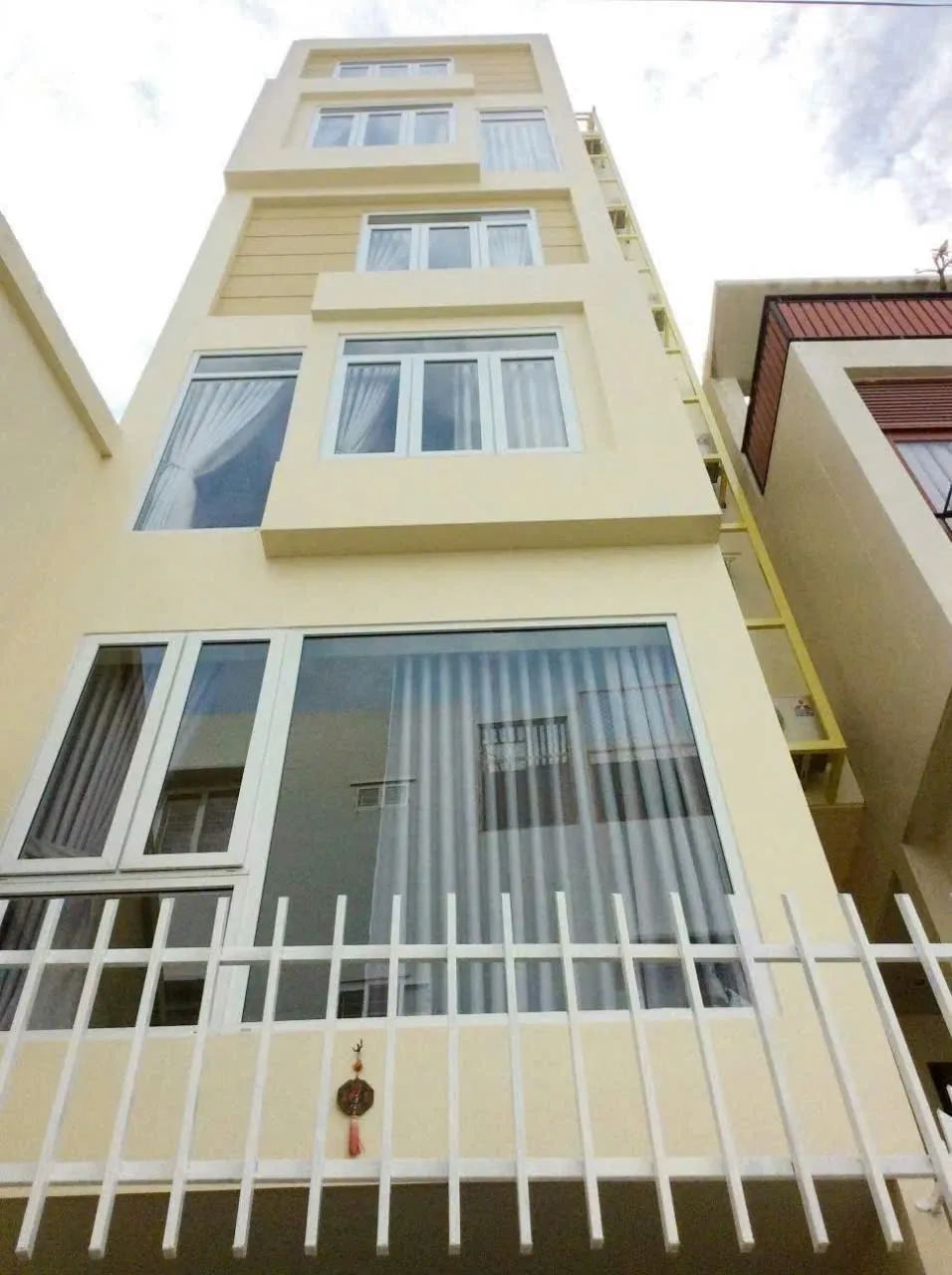 Tòa nhà 6 tầng 5 căn hộ 75m² – hẻm ô tô Pasteur, cách biển 300m, Nha Trang
