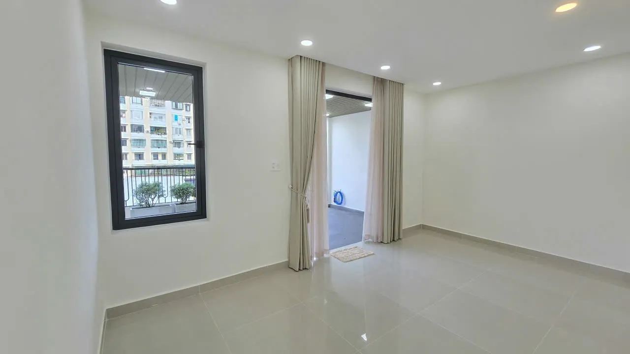 Nhà mới 3 tầng mặt tiền Đồng Nai 80,7m² + 1 mặt hẻm, full nội thất – cạnh Tố… – ảnh 2