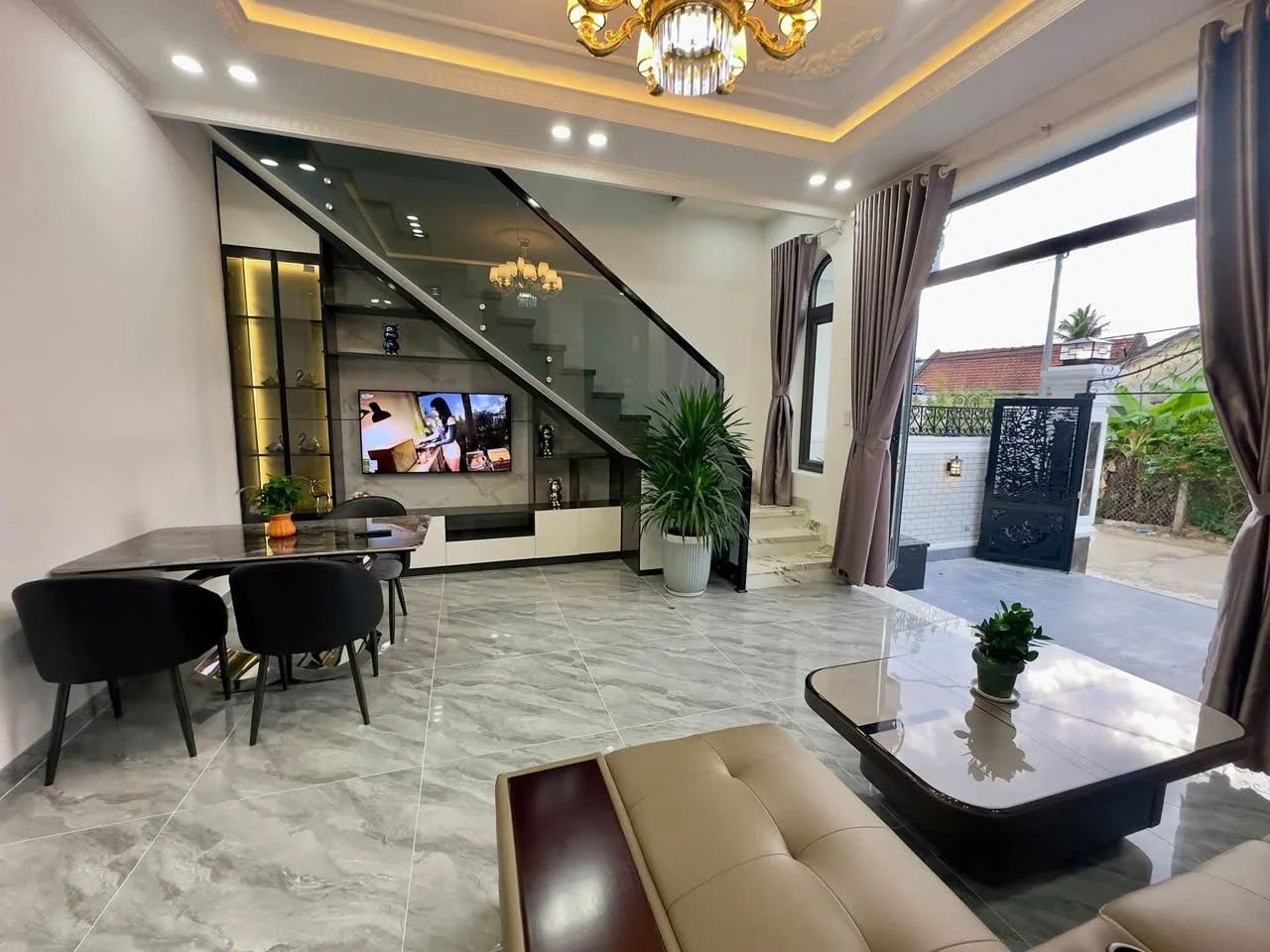 Nhà góc 2 mặt đường 1 trệt 1 lầu mái Nhật, sổ riêng 2026, full nội thất, Diên An – ảnh 3