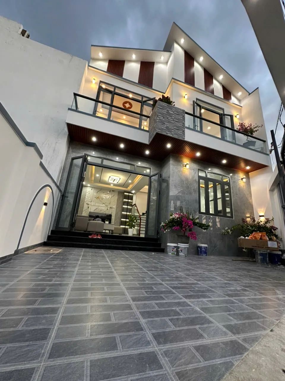 Nhà 2 tầng ngang 12m, 88,6m², sân ô tô, sổ riêng, cách Huỳnh Thúc Kháng 200m… – ảnh 2
