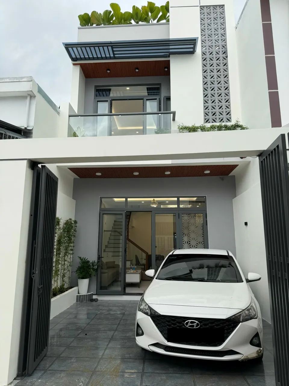 Nhà mới 1 trệt 1 lầu 83,4m² full thổ cư, sân ô tô, full nội thất – đường Thông Tin, Diên…