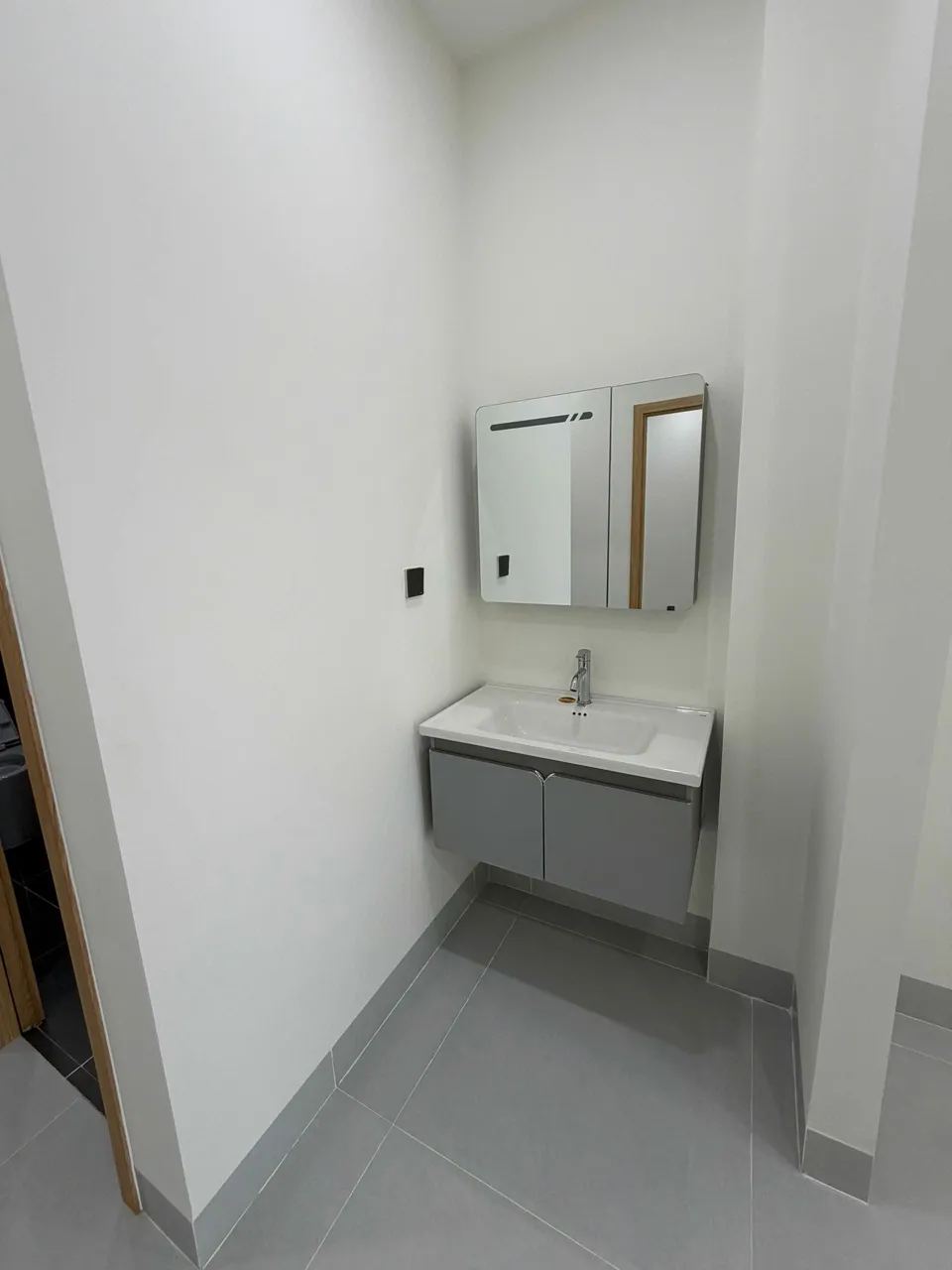 Nhà mới 1 trệt 1 lầu 83,4m² full thổ cư, sân ô tô, full nội thất – đường Thông… – ảnh 2