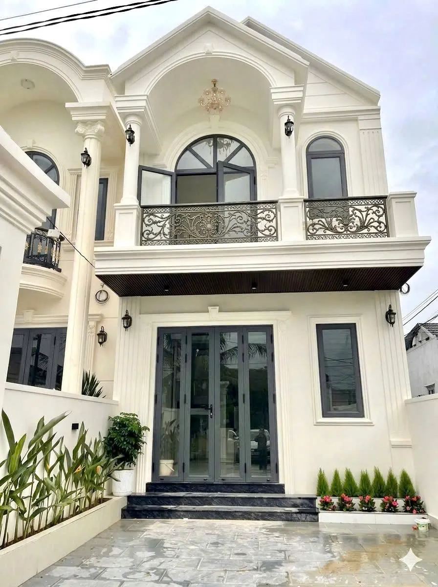 Nhà tân cổ điển mặt tiền đường Sáu Sào, sàn 120m², 3PN, sân ô tô – Diên Điền