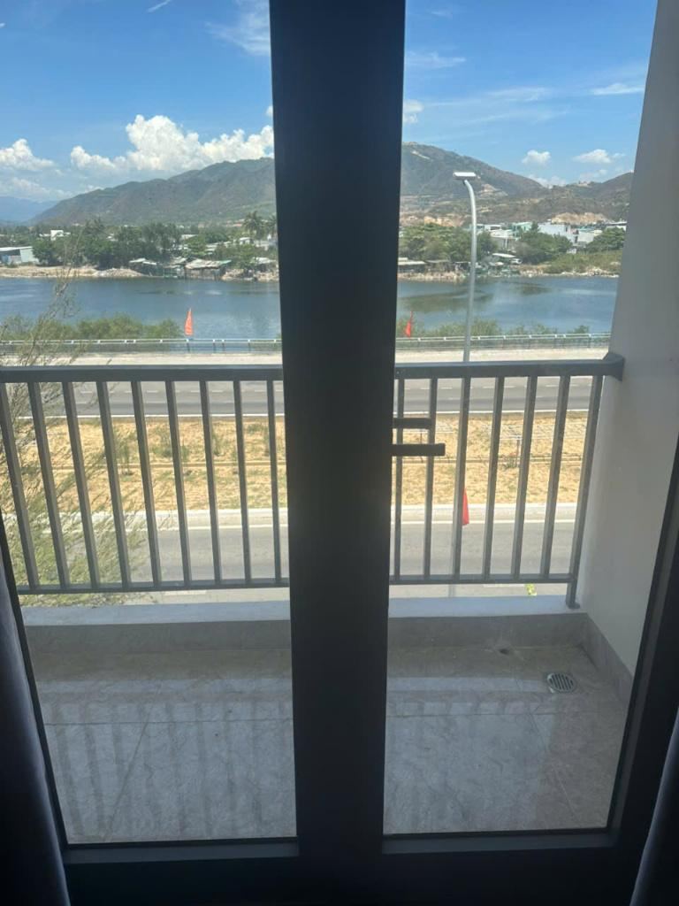 Nhà mặt tiền KĐT Lê Hồng Phong 1, 89,3m² ngang 5m, 3 tầng 3PN 4WC, view sông… – ảnh 1