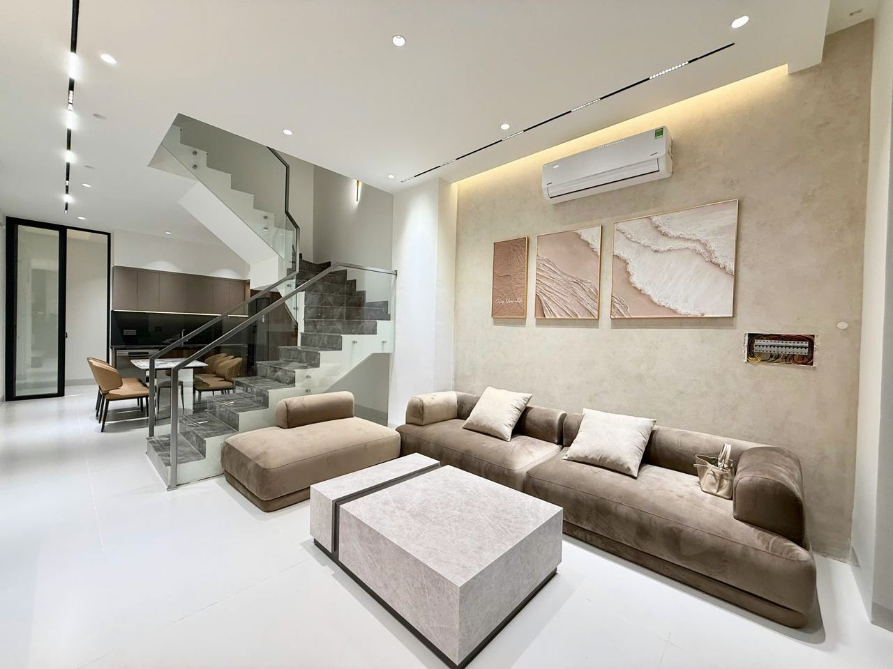 Nhà 3 tầng mới TĐC Đất Lành 54m², 170m² sàn, 3PN full nội thất, đã hoàn công… – ảnh 3
