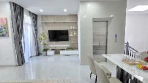 Nhà 4 tầng có thang máy mặt tiền đường Hương Sơn, 62,6m² ngang 5,4m, gara ô… – ảnh 10